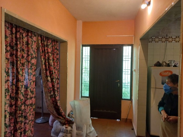 EN HURLINGHAM - VENDO CASA CON AMPLIO PATIO (AUT.314)