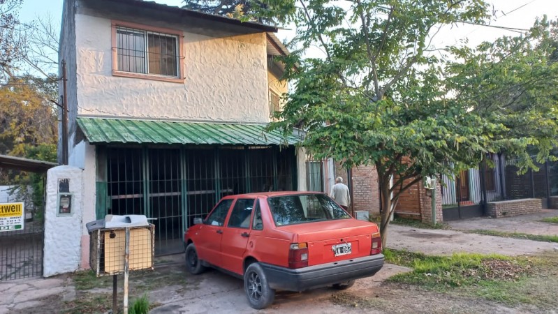 VENDO REGIA CASA EN DOS PLANTA CON PILETA. ARBOLEDAS EN FRANCISCO ALVAREZ (AUT. 343)