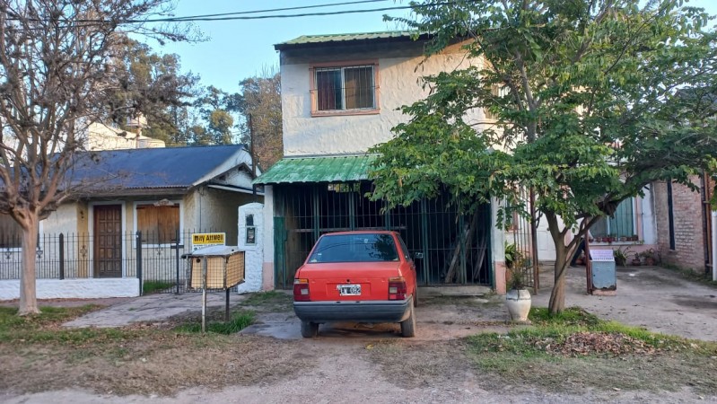 VENDO REGIA CASA EN DOS PLANTA CON PILETA. ARBOLEDAS EN FRANCISCO ALVAREZ (AUT. 343)