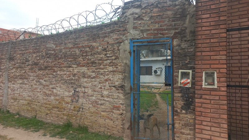 (263) BARRIO SANTA ROSA - MORENO - VENDO CASA CON TERRENO IMPERDIBLE ( O PERMUTA POR CASITA O LOTE EN MORENO SUR