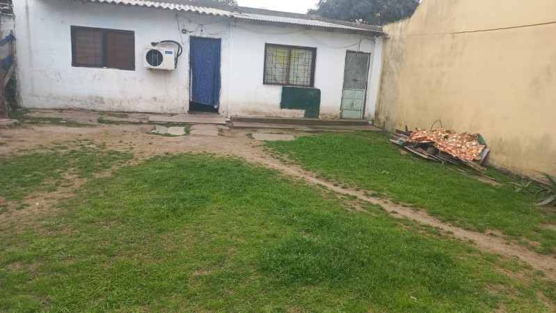 (263) BARRIO SANTA ROSA - MORENO - VENDO CASA CON TERRENO IMPERDIBLE ( O PERMUTA POR CASITA O LOTE EN MORENO SUR