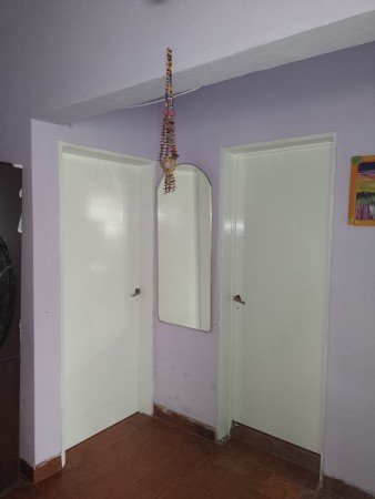 VENDO REGIA CASA EN DOS PLANTAS CON LOCALES COMERCIALES IDEAL INVERSIONISTA