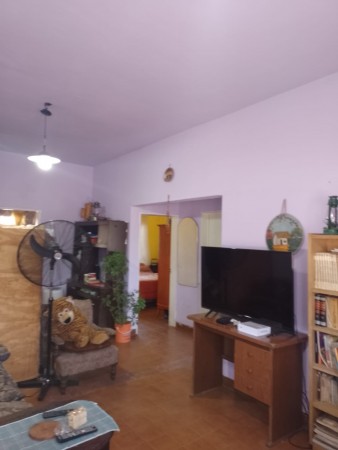 VENDO REGIA CASA EN DOS PLANTAS CON LOCALES COMERCIALES IDEAL INVERSIONISTA