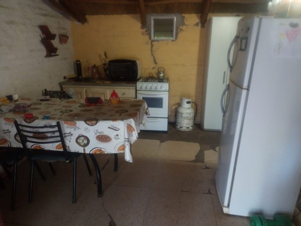 AUT (386)  BARRIO EL DESEO SEGUNDO, LOCALIDAD DE LA REJA, MORENO VENDO CASA DE MATERIAL CON TERRENO