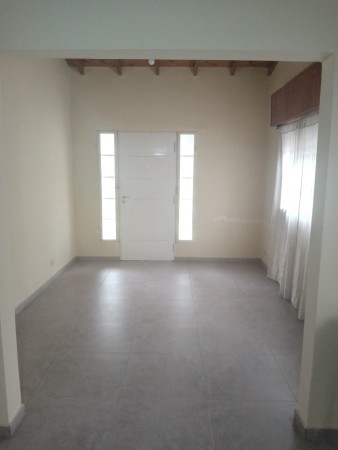 (AUT. 388) IMPERDIBLE "VENDO EXCELENTE CASA EN BARRIO LIBERTAD," PARTIDO DE MERLO