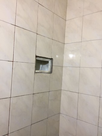 (AUT. 393) S E   A L Q U I L O       REGIO LOCAL COMERCIAL SOBRE AV. MARCOS DEL BUENO  716 DEL B° LA PERLITA MORENO