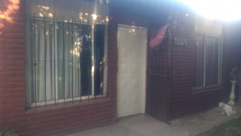 OPORTUNIDAD  VENDO HERMOSA CASA CON TERRENO EN BARRIO 25 DE MAYO,  MORENO
