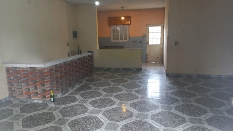 ALQUILO REGIO DEPARTAMENTO CON 3 DORMITORIOS CALLE SARA JUSTO 522 BARRIO 25 DE MAYO, MORENO