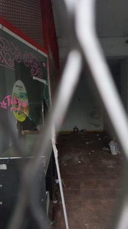 (A L Q U I L A D O)  REGIO LOCAL COMERCIAL CON DEPOSITO FRENTE A ESTACION DE TREN EN MORENO, IDEAL TODO RUBRO. MENSUALIDADES DE $ 1000.000.- IMPERDIBLE . CONSULTE