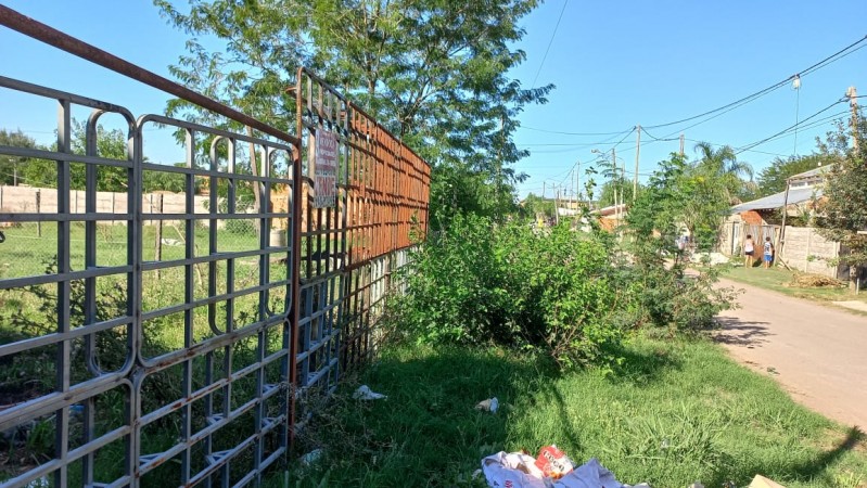 VENDO HERMOSO TERRENO EN GENERAL RODRIGUEZ, SOBRE PAVIMENTO COLECTIVO ALFRENTE, PROXIMO COLEGIO PRIMARIO Y SECUNDARIO