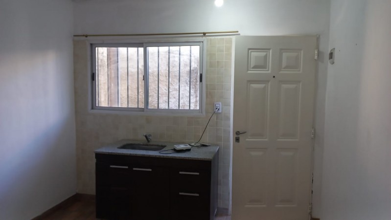 VENDO HERMOSO DEPARTAMENTO PLANTA BAJA MORENO NORTE, PROXIMO A RUTA 23.