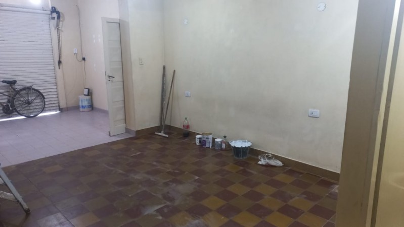 ALQUILO LOCAL COMERCIAL O VIVIENDA FAMILIAR UBICADO EN LA CALLE VEDIA Y MITRE 3767 BARRIO JARDINES DE MORENO 