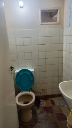 ALQUILO LOCAL COMERCIAL O VIVIENDA FAMILIAR UBICADO EN LA CALLE VEDIA Y MITRE 3767 BARRIO JARDINES DE MORENO 