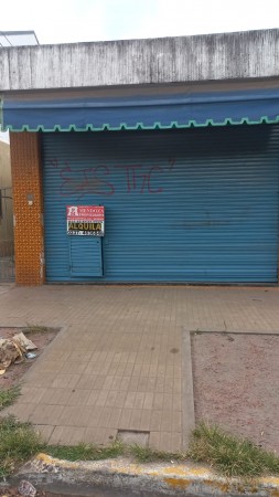 EN ALQUILER AMPLIO LOCAL COMERCIAL,  EXCELENTE UBICACIÓN, SOBRE CALLE CONCEJAL PELLICO 1849, ULTIMO LOCAL DISPONIBLE EN LA ZONA, IDEAL TODO RUBRO