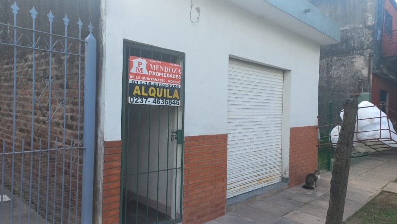 ALQUILO LOCAL COMERCIAL O VIVIENDA FAMILIAR UBICADO EN LA CALLE VEDIA Y MITRE 3767 BARRIO JARDINES DE MORENO 