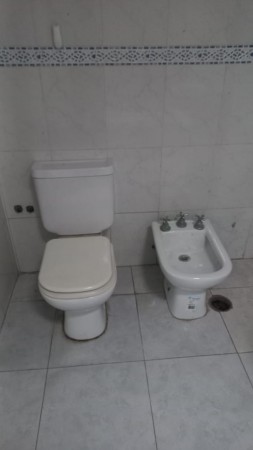 ALQUILO REGIO DEPARTAMENTO CON 3 DORMITORIOS CALLE SARA JUSTO 522 BARRIO 25 DE MAYO, MORENO