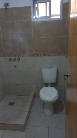VENDO HERMOSO DEPARTAMENTO PLANTA BAJA MORENO NORTE, PROXIMO A RUTA 23.