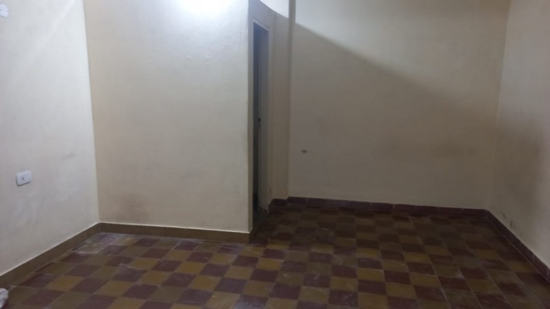 ALQUILO LOCAL COMERCIAL O VIVIENDA FAMILIAR UBICADO EN LA CALLE VEDIA Y MITRE 3767 BARRIO JARDINES DE MORENO 