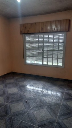 ALQUILO REGIO DEPARTAMENTO CON 3 DORMITORIOS CALLE SARA JUSTO 522 BARRIO 25 DE MAYO, MORENO