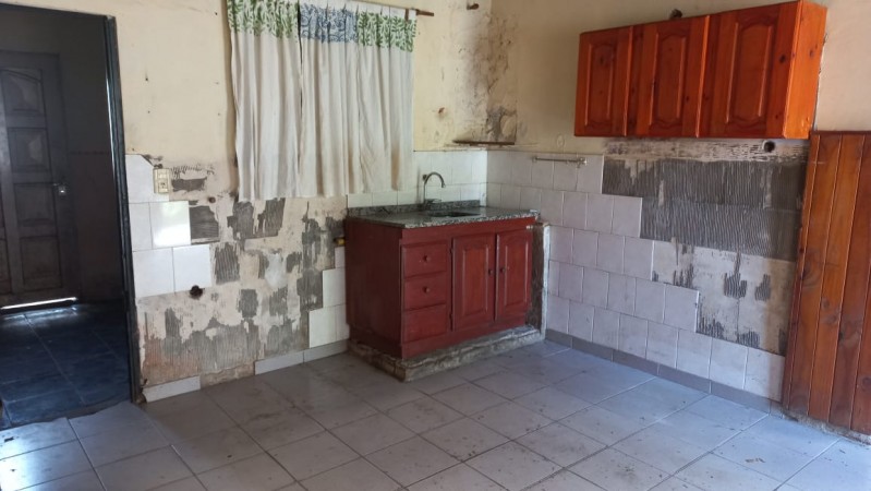R E S  E R V A  D A .    (AUT. 403) ALQUILO DEPARTAMENTO P.B. TIPO CASA CON PATIO: 2 DORMITORIO, COCINA-COMEDOR, BAÑO, GALERIA CERRADA EN BARRIO SAN JOSÉ, CALLE GUATEMALA 5255