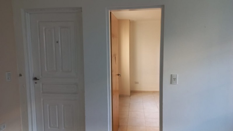 VENDO HERMOSO DEPARTAMENTO PLANTA BAJA MORENO NORTE, PROXIMO A RUTA 23.