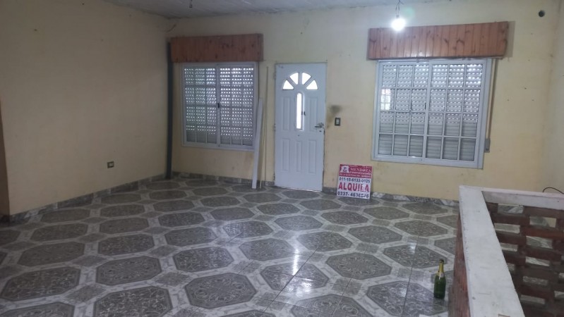 ALQUILO REGIO DEPARTAMENTO CON 3 DORMITORIOS CALLE SARA JUSTO 522 BARRIO 25 DE MAYO, MORENO