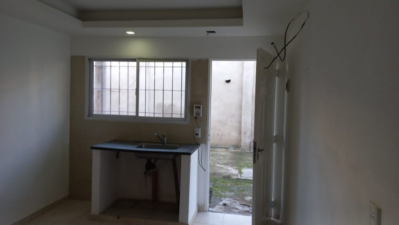 VENDO HERMOSO DEPARTAMENTO PLANTA BAJA MORENO NORTE, PROXIMO A RUTA 23.
