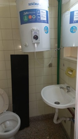 EN ALQUILER AMPLIO LOCAL COMERCIAL,  EXCELENTE UBICACIÓN, SOBRE CALLE CONCEJAL PELLICO 1849, ULTIMO LOCAL DISPONIBLE EN LA ZONA, IDEAL TODO RUBRO