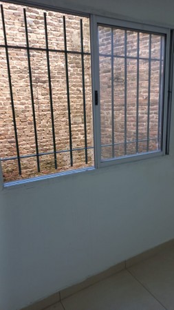 VENDO HERMOSO DEPARTAMENTO PLANTA BAJA MORENO NORTE, PROXIMO A RUTA 23.