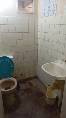 ALQUILO LOCAL COMERCIAL O VIVIENDA FAMILIAR UBICADO EN LA CALLE VEDIA Y MITRE 3767 BARRIO JARDINES DE MORENO 