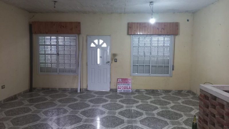 ALQUILO REGIO DEPARTAMENTO CON 3 DORMITORIOS CALLE SARA JUSTO 522 BARRIO 25 DE MAYO, MORENO
