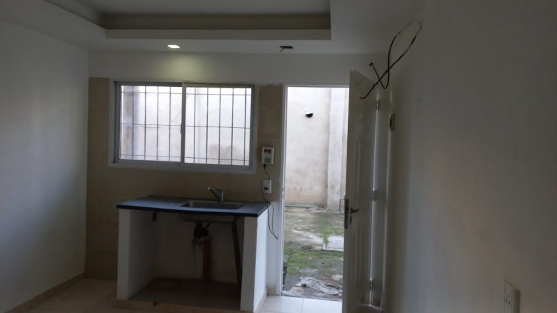 VENDO HERMOSO DEPARTAMENTO PLANTA BAJA MORENO NORTE, PROXIMO A RUTA 23.