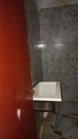 R E S  E R V A  D A .    (AUT. 403) ALQUILO DEPARTAMENTO P.B. TIPO CASA CON PATIO: 2 DORMITORIO, COCINA-COMEDOR, BAÑO, GALERIA CERRADA EN BARRIO SAN JOSÉ, CALLE GUATEMALA 5255