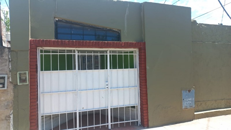 (AUT. 405) ALQUILO HERMOSO LOCAL COMERCIAL IDEAL OFICINA, PELUQUERIA, KIOSCO, ALMACEN, ETC