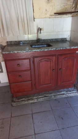 R E S  E R V A  D A .    (AUT. 403) ALQUILO DEPARTAMENTO P.B. TIPO CASA CON PATIO: 2 DORMITORIO, COCINA-COMEDOR, BAÑO, GALERIA CERRADA EN BARRIO SAN JOSÉ, CALLE GUATEMALA 5255