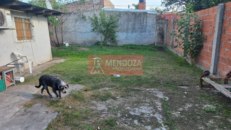 AUT (379) VENTA DE CASA EN LOMAS DE MARILÓ, BARRIO LA GRANJA