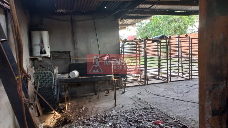 AUT (379) VENTA DE CASA EN LOMAS DE MARILÓ, BARRIO LA GRANJA