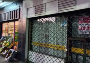 ALQUILO REGIO LOCAL COMERCIAL EN MORENO SUR FRENTE COLEGIO MARIANO MORENO, CALLE ZEBALLO 795 Y NUÑEZ