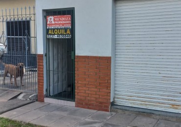 ALQUILO LOCAL COMERCIAL O VIVIENDA FAMILIAR UBICADO EN LA CALLE VEDIA Y MITRE 3767 BARRIO JARDINES DE MORENO 